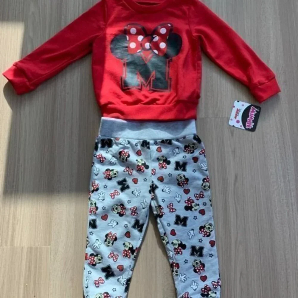 New Disney set in size 2T